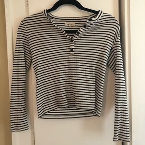 Long sleeve cropped shirt